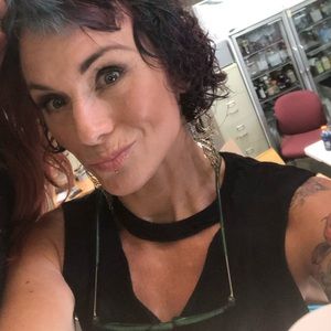 Meet your Posher, Elizabeth